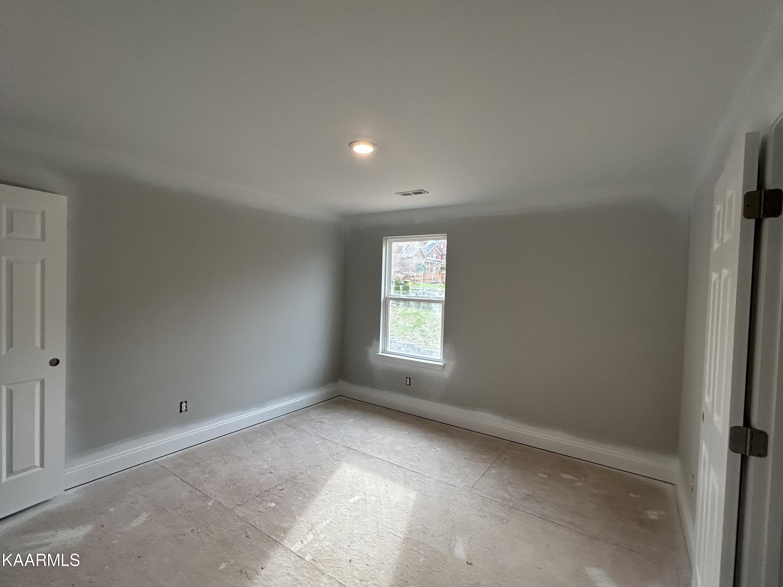 1413 Vale View Road Knoxville, TN 37922 - Photo 12 of 19 35E1DE92-885F-456E-B9D6-C1129BD5432F