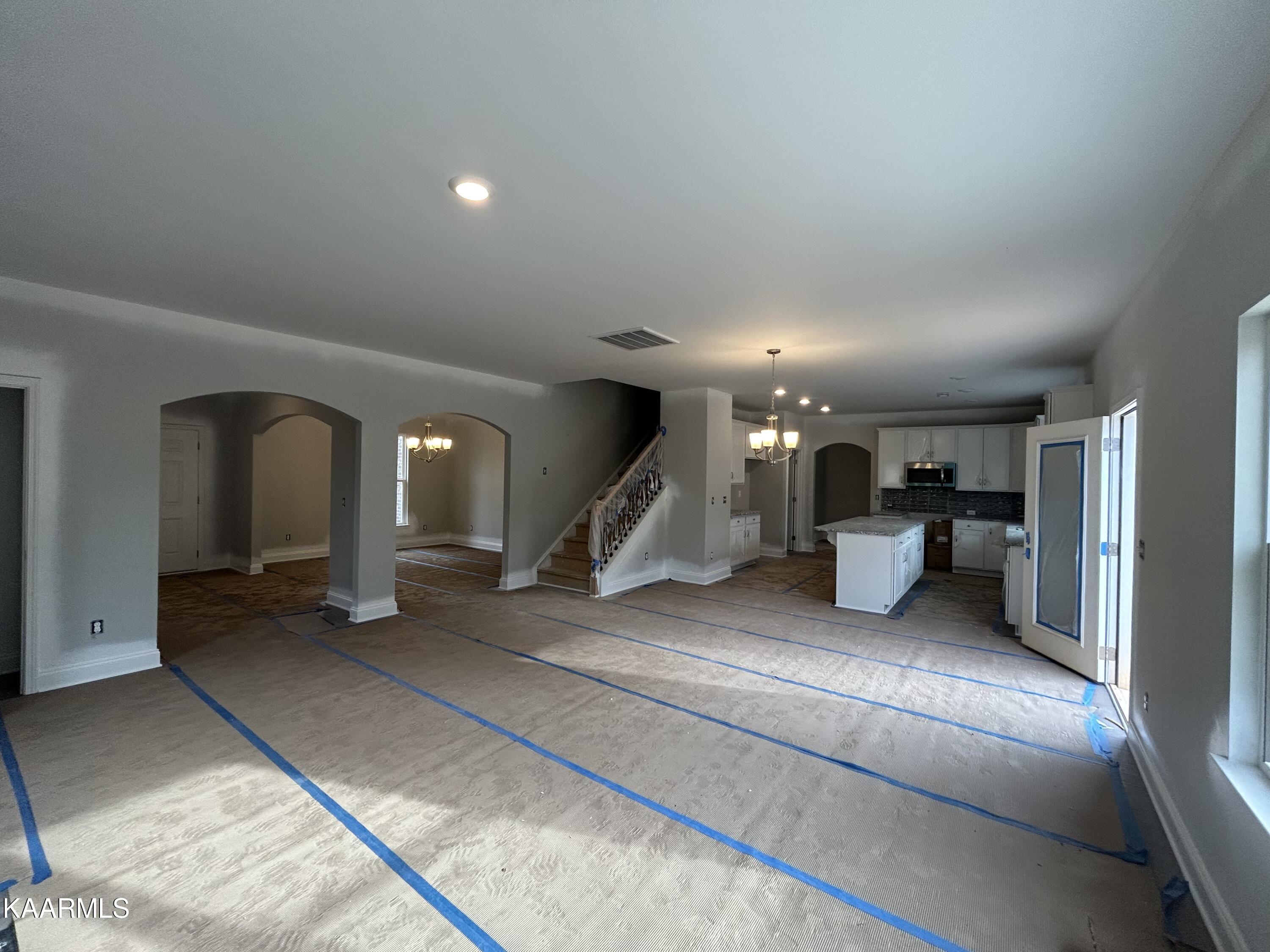 1413 Vale View Road Knoxville, TN 37922 - Photo 5 of 19 FC56E78F-8F6A-40D0-8D86-9C1C40A98808