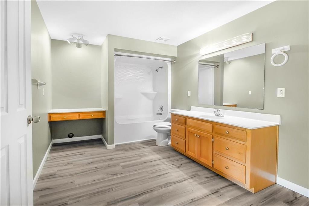 245 Southwest 400th Road Warrensburg, MO 64093 - Photo 8 of 34