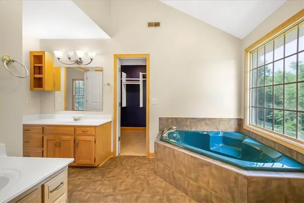 $549,000 | 245 Southwest 400th Road, Warrensburg, MO 64093