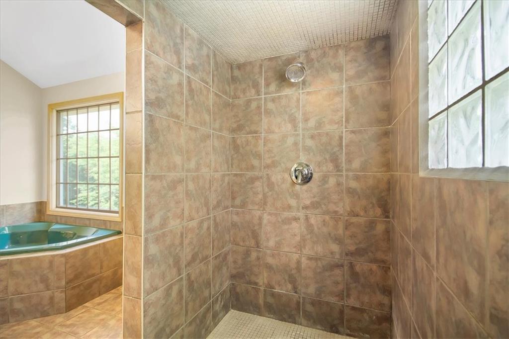 245 Southwest 400th Road Warrensburg, MO 64093 - Photo 10 of 34