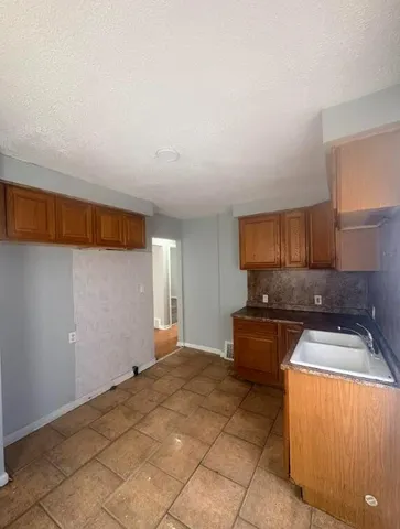 $1,295 | 19961 Pinehurst Street, Detroit, MI 48221