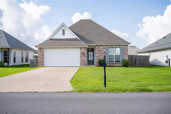 $237,999 | 1860 Khamiel Drive, Lake Charles, LA 70611