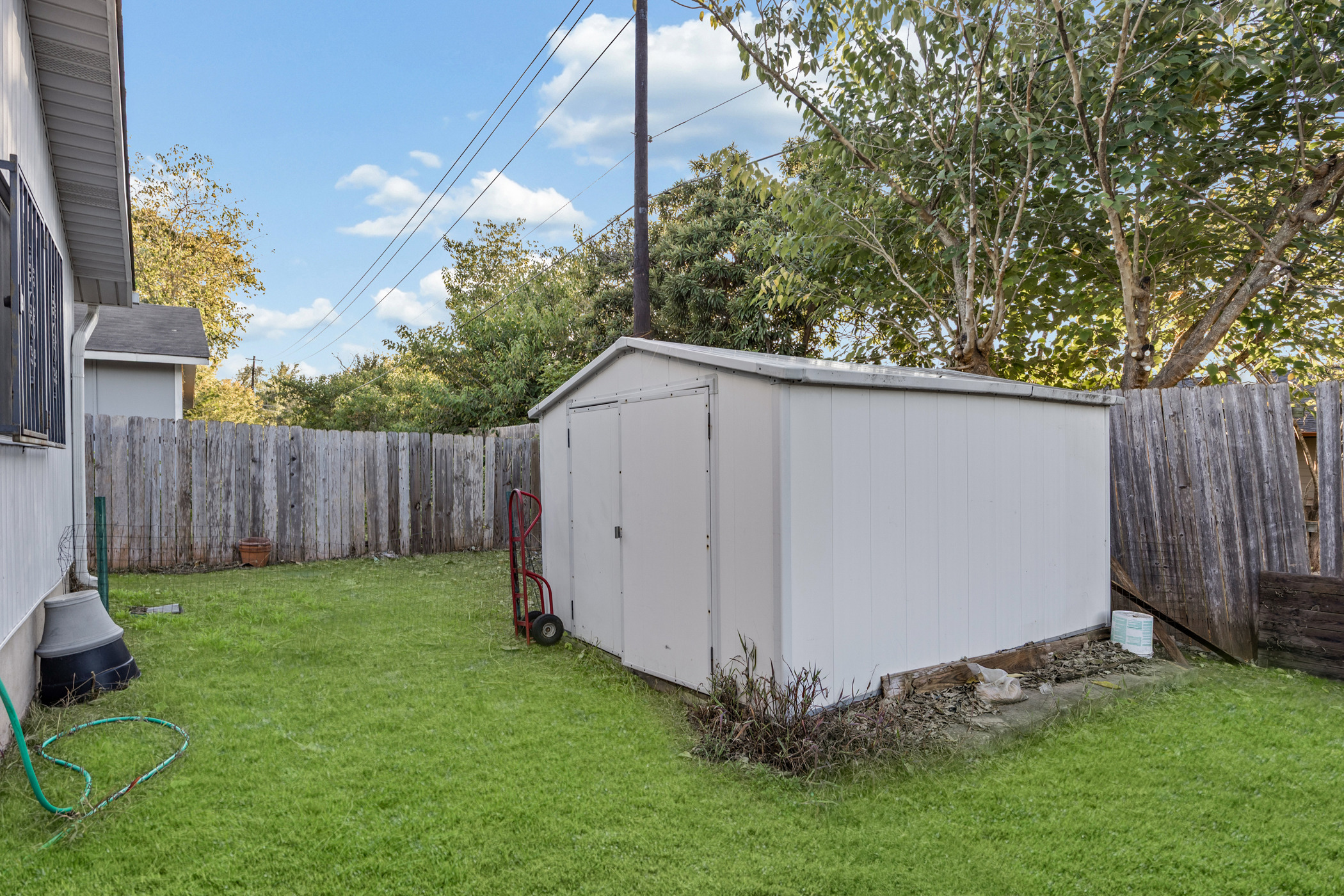 6300 Libyan Drive Austin, TX 78745 - Photo 30 of 35 a backyard of a house