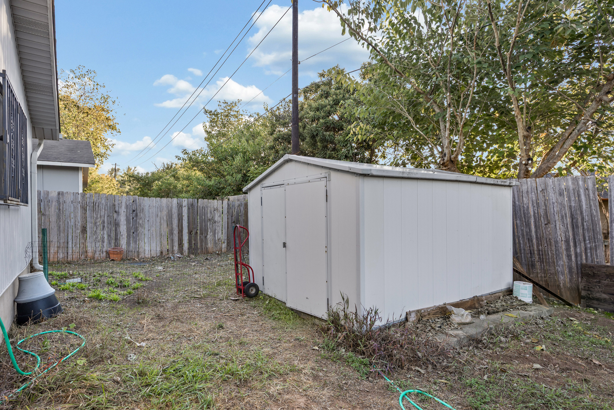 6300 Libyan Drive Austin, TX 78745 - Photo 31 of 35 a backyard of a house