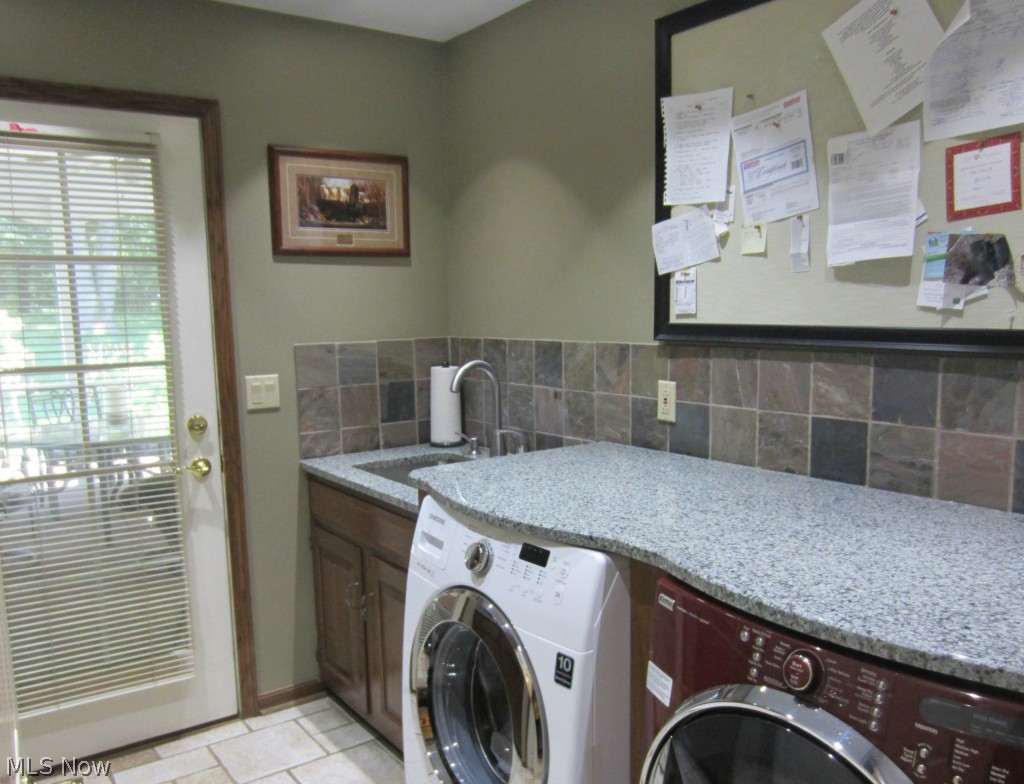 2855 Roundhill Road Akron, OH 44333 - Photo 19 of 23