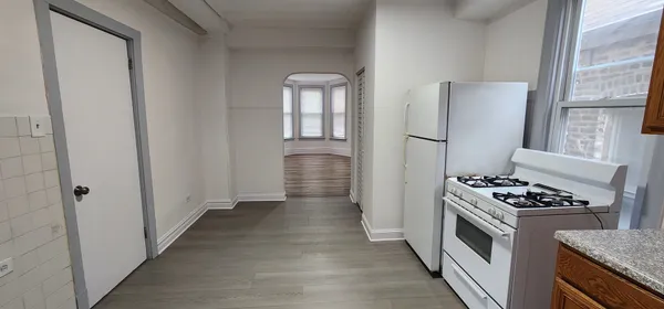 $1,350 | 3520 South Winchester Avenue, Unit 2F, Chicago, IL 60609