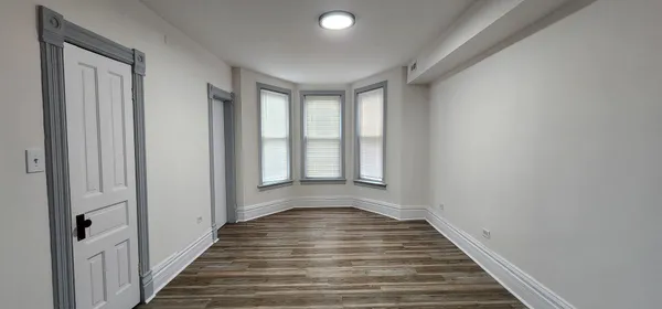 $1,350 | 3520 South Winchester Avenue, Unit 2F, Chicago, IL 60609