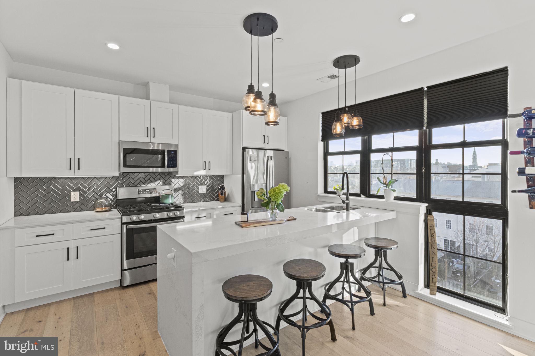 1232 North Front St Unit PH3  