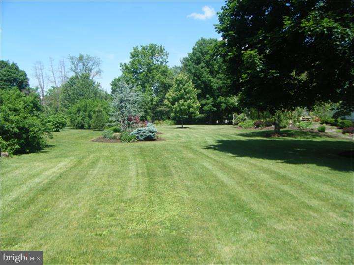 612 County Line Road Telford, PA 18969 - Photo 14 of 16 Exterior Back