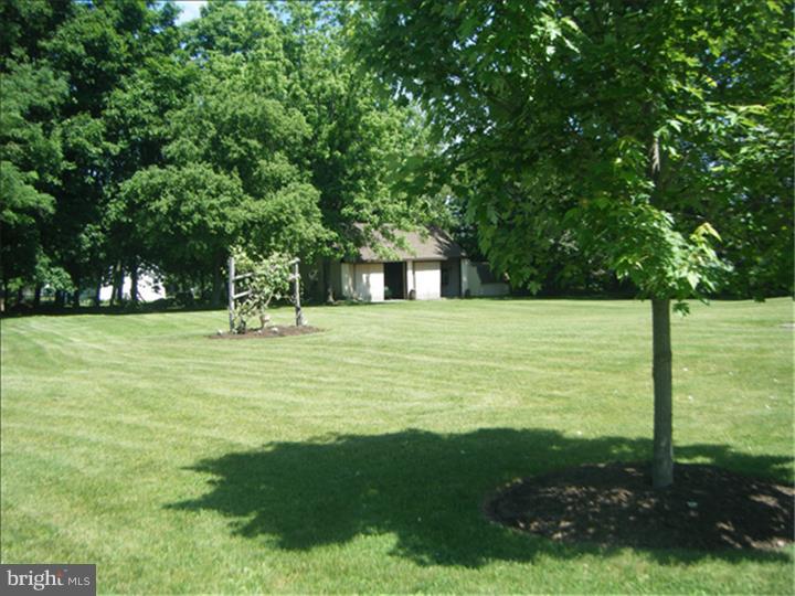 612 County Line Road Telford, PA 18969 - Photo 15 of 16 Exterior Side