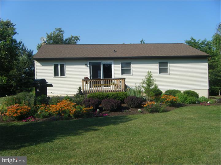 612 County Line Road Telford, PA 18969 - Photo 4 of 16 Exterior Back