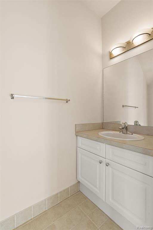 13 North Squirrel Road Auburn Hills, MI 48326 - Photo 31 of 63