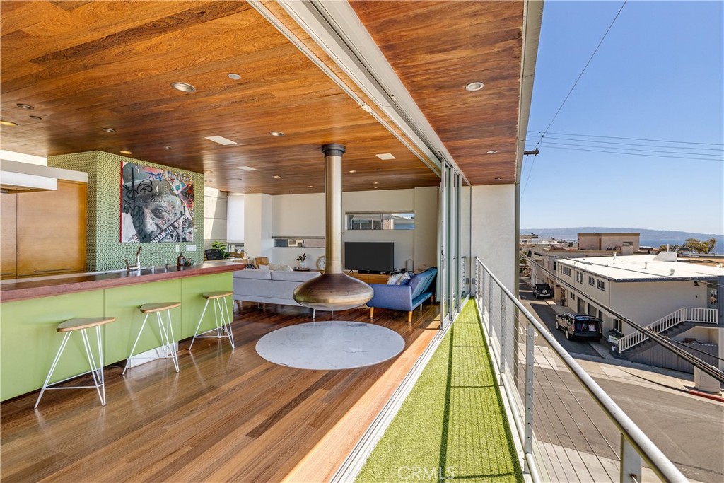 217 9th Street Manhattan Beach, CA 90266 - Photo 13 of 42