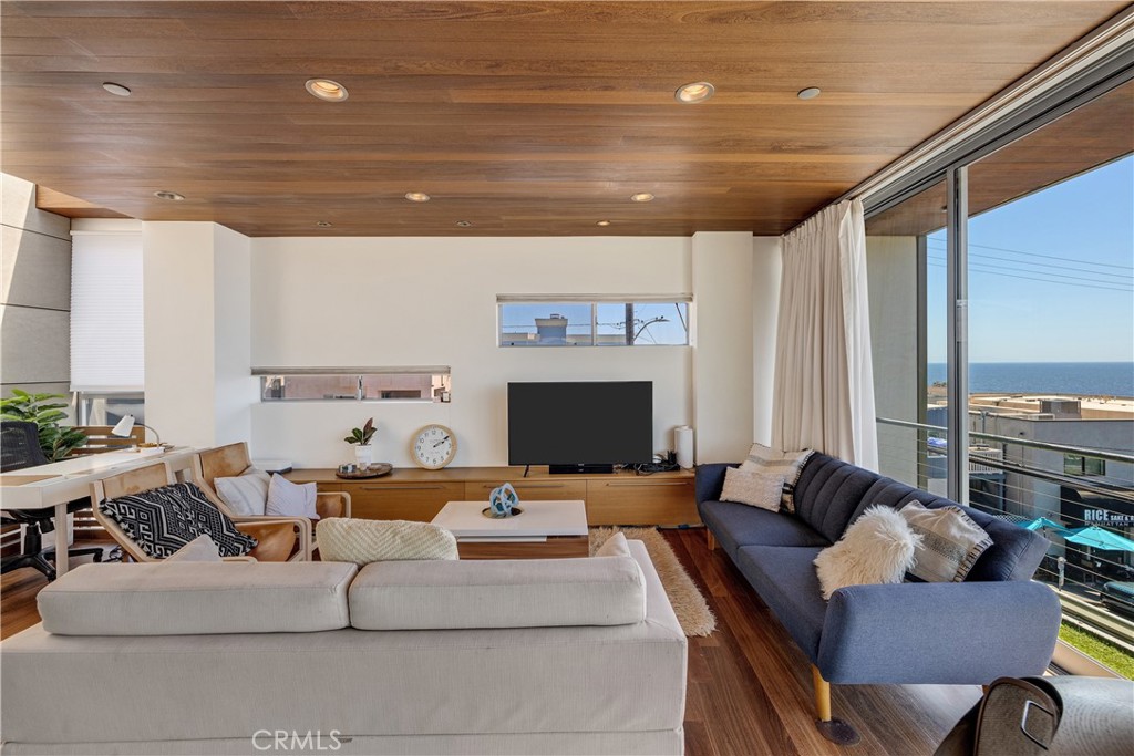 217 9th Street Manhattan Beach, CA 90266 - Photo 15 of 42