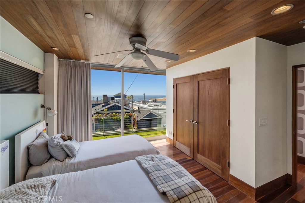 217 9th Street Manhattan Beach, CA 90266 - Photo 29 of 42