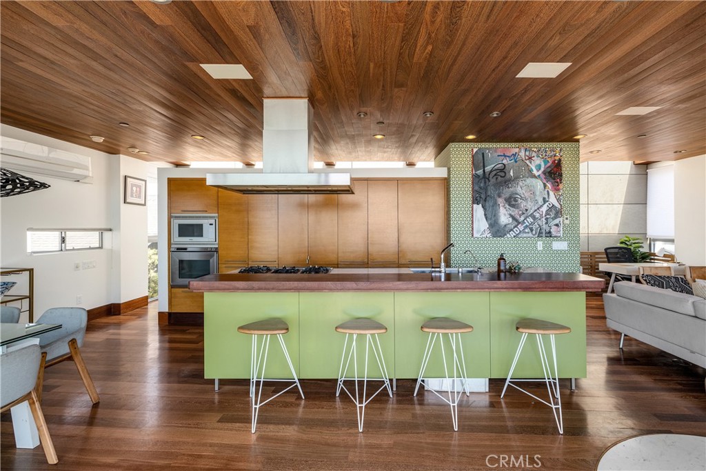 217 9th Street Manhattan Beach, CA 90266 - Photo 3 of 42