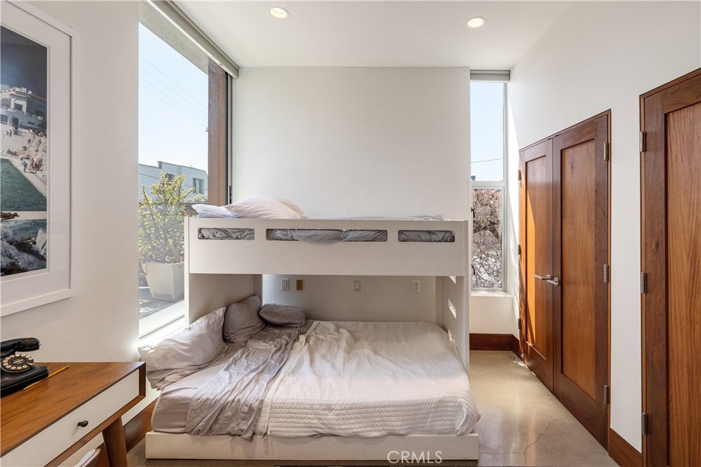 217 9th Street Manhattan Beach, CA 90266 - Photo 32 of 42