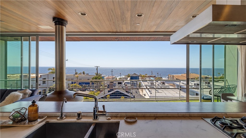 217 9th Street Manhattan Beach, CA 90266 - Photo 7 of 42