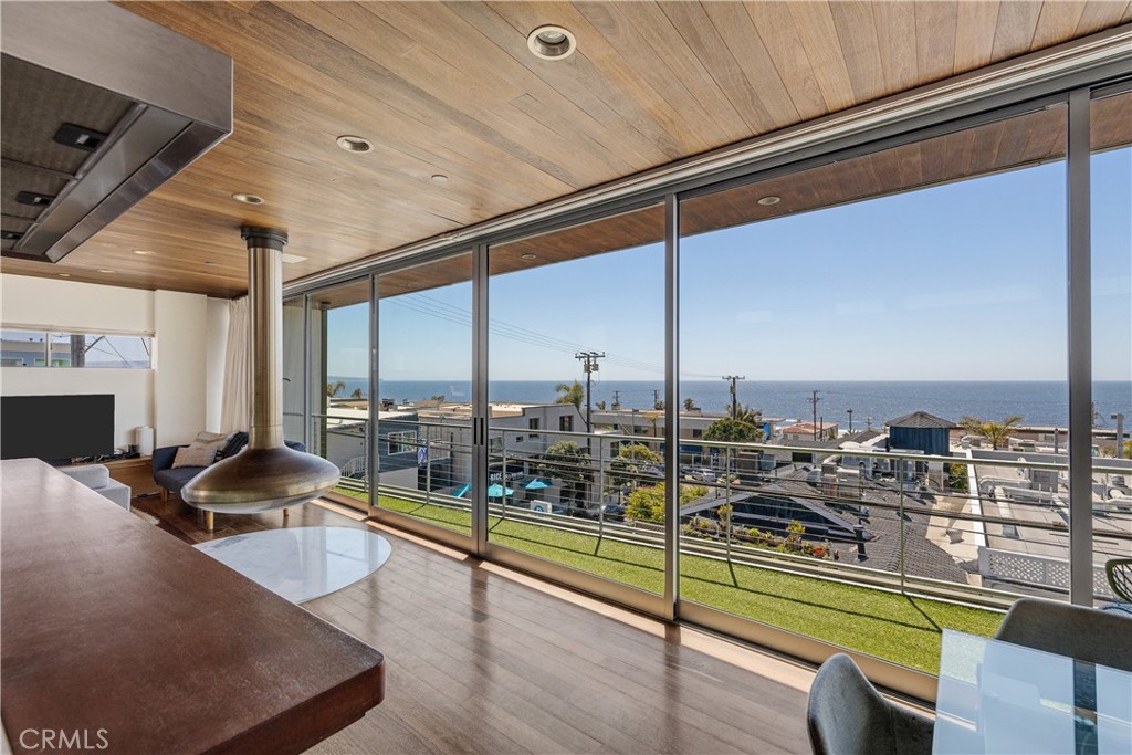 217 9th Street Manhattan Beach, CA 90266 - Photo 10 of 42