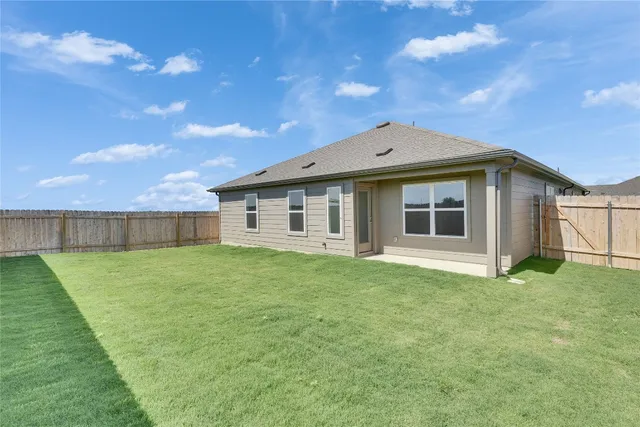 $319,990 | 413 Red Wolf Drive, Jarrell, TX 76537