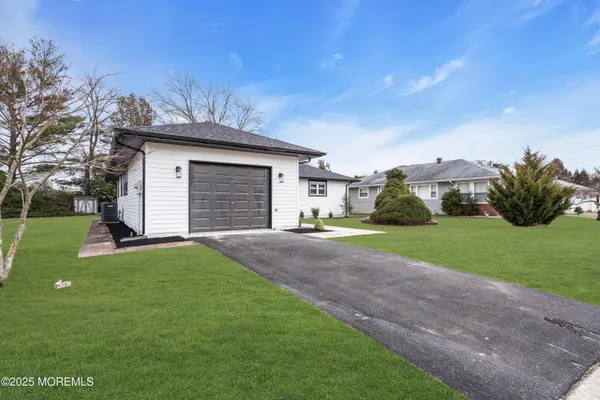 $429,000 | 8 Kinsale Street, Toms River, NJ 08757