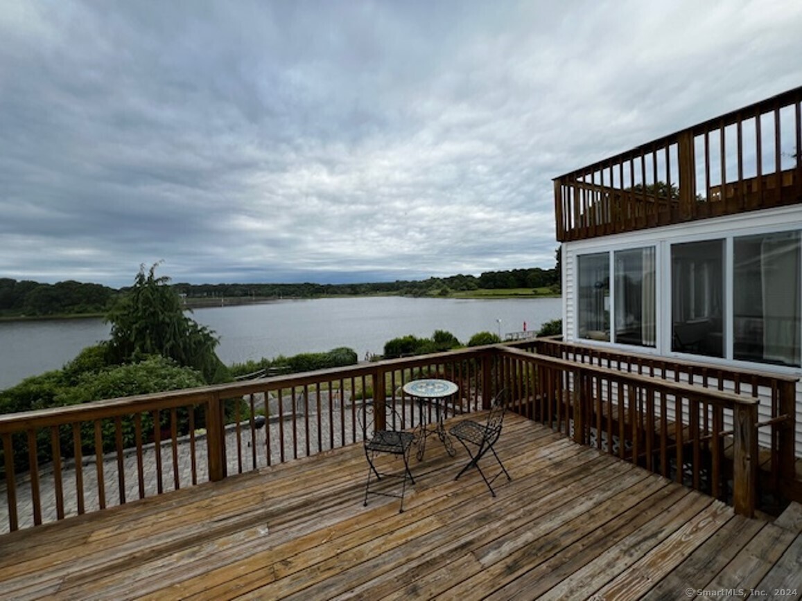 123 Seneca Drive Groton, CT 06340 - Photo 4 of 25