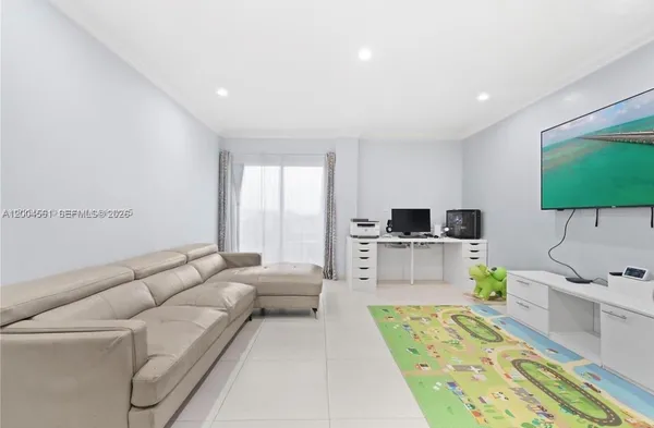 $285,000 | 440 East 23rd Street, Unit 1310, Hialeah, FL 33013