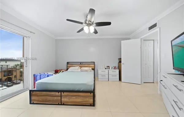 $285,000 | 440 East 23rd Street, Unit 1310, Hialeah, FL 33013