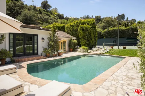 $8,995,000 | 760 North Beverly Glen Boulevard, Los Angeles, CA 90077