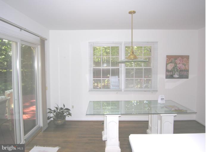 819 Ridge Drive McLean, VA 22101 - Photo 3 of 17 Interior (General)