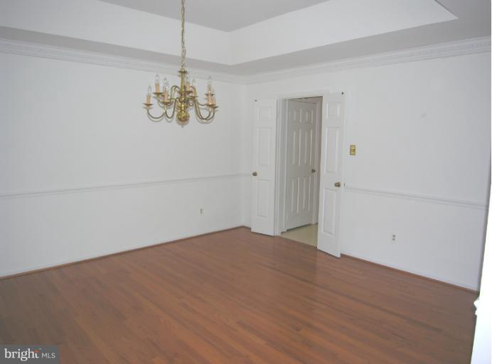819 Ridge Drive McLean, VA 22101 - Photo 5 of 17 Dining Room