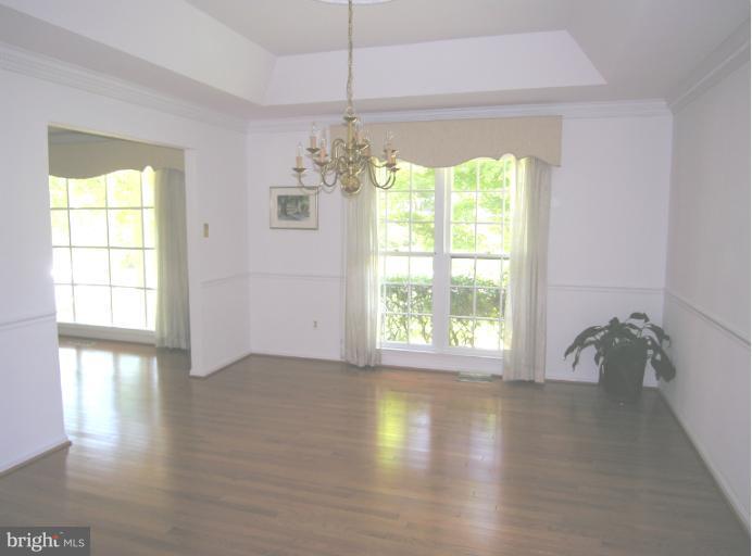 819 Ridge Drive McLean, VA 22101 - Photo 6 of 17 Dining Room