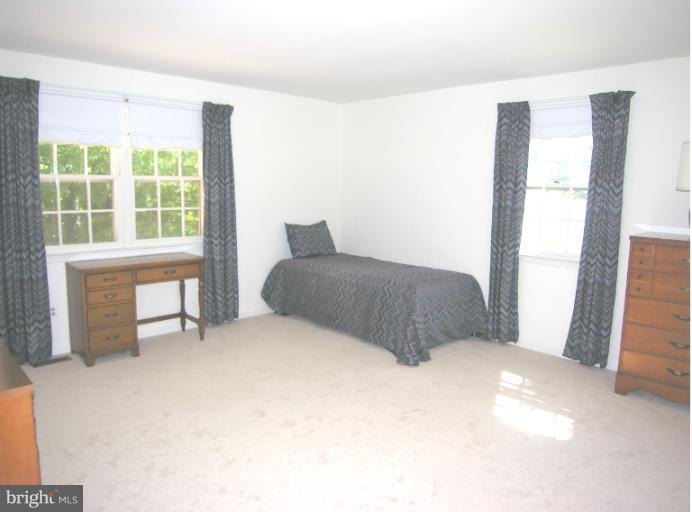 819 Ridge Drive McLean, VA 22101 - Photo 9 of 17 Bedroom