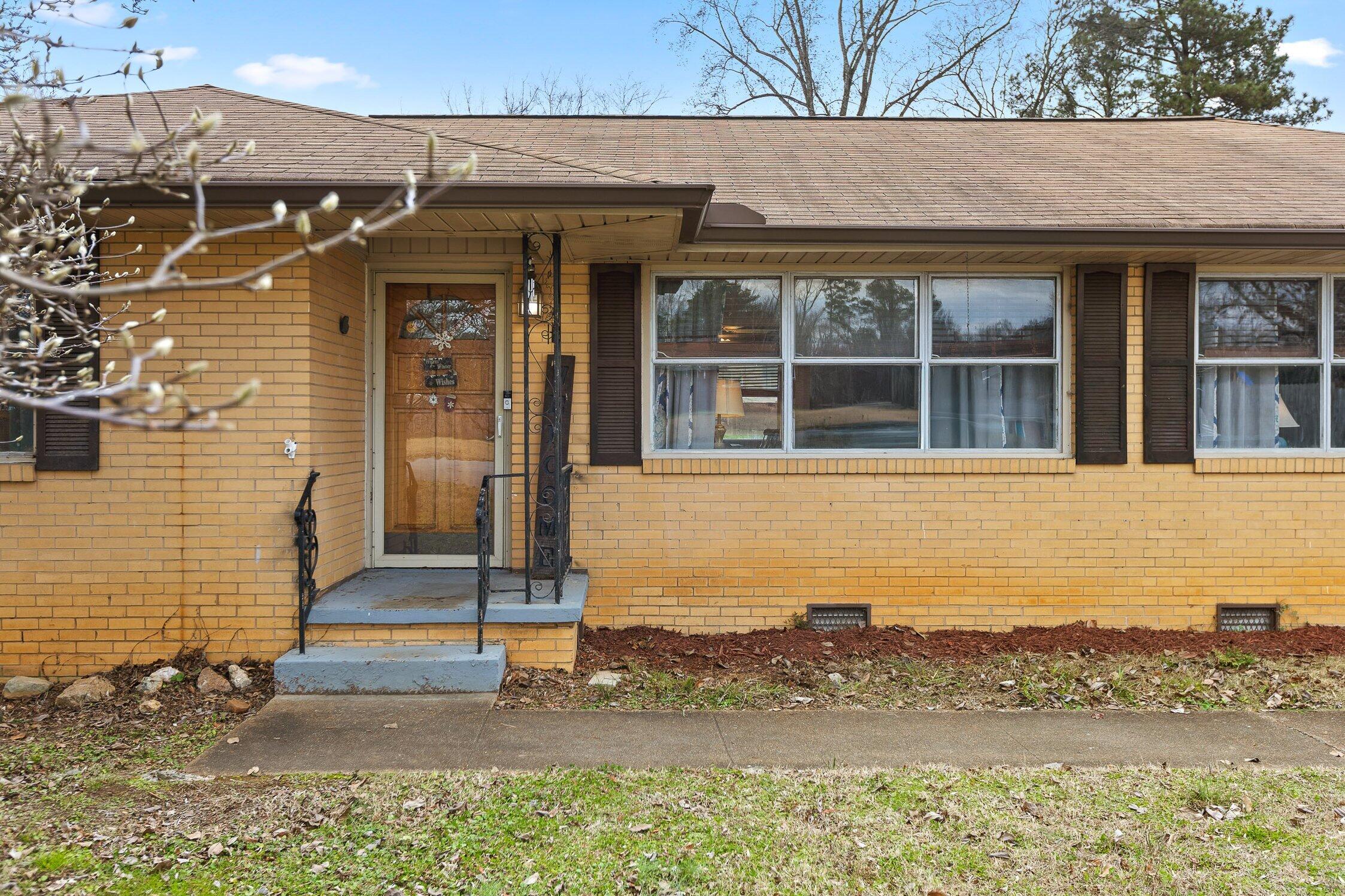 1102 Collins Circle Chattanooga, TN 37411 - Photo 4 of 43 1102 Collins Cir