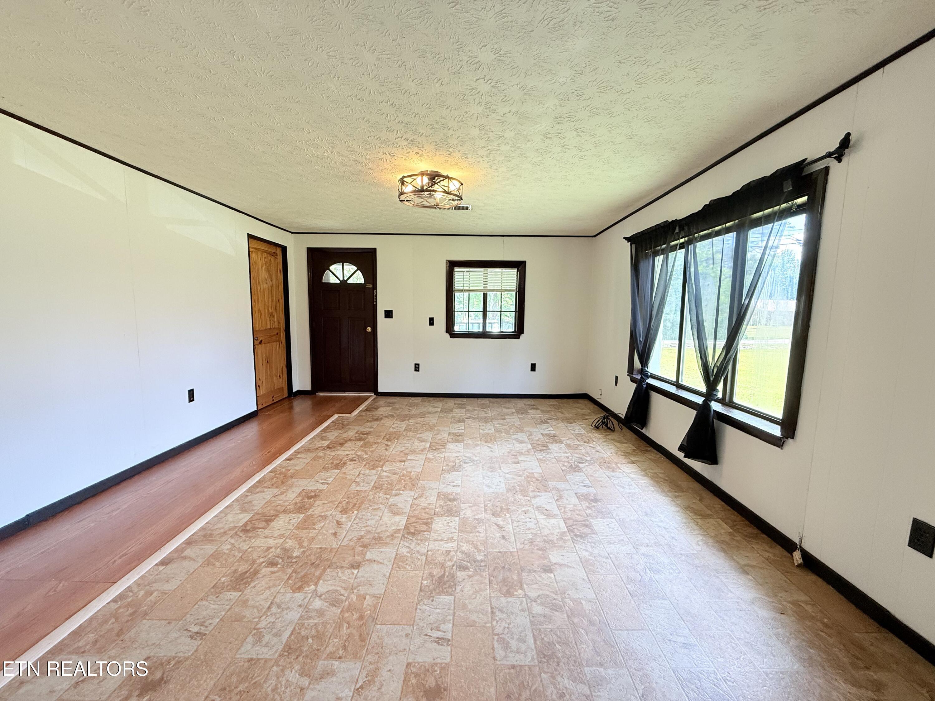 2391 Buffalo Road Oneida, TN 37841 - Photo 10 of 43 Living Room