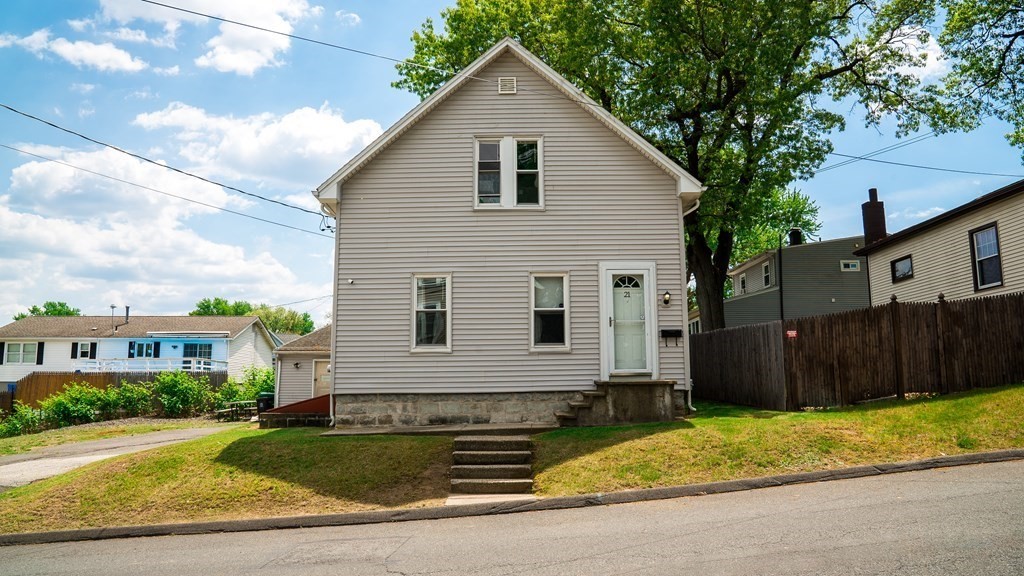 21 Rolf Avenue Chicopee, MA 01020 - Photo 1 of 31 Gallery Image 1