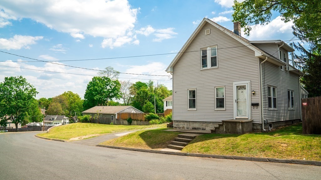 21 Rolf Avenue Chicopee, MA 01020 - Photo 2 of 31 Gallery Image 2