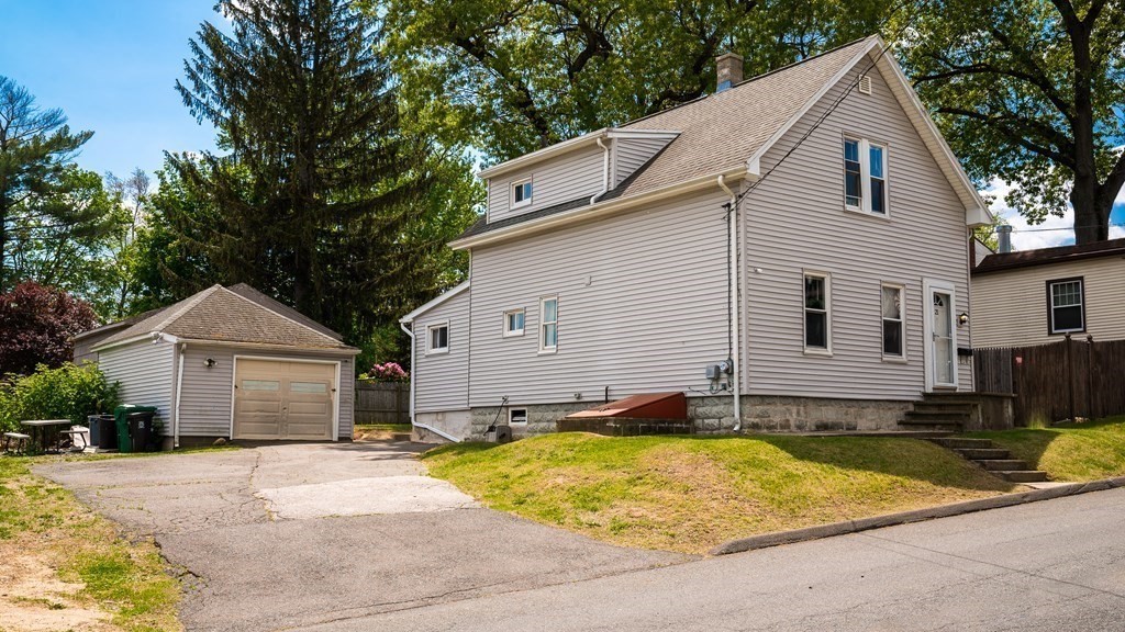 21 Rolf Avenue Chicopee, MA 01020 - Photo 5 of 31 Gallery Image 5