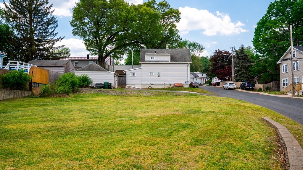 21 Rolf Avenue Chicopee, MA 01020 - Photo 7 of 31 Gallery Image 7