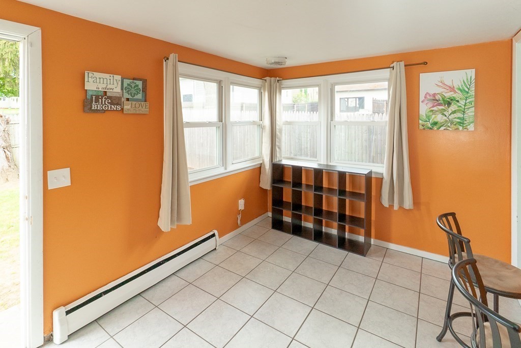 21 Rolf Avenue Chicopee, MA 01020 - Photo 9 of 31 Gallery Image 9