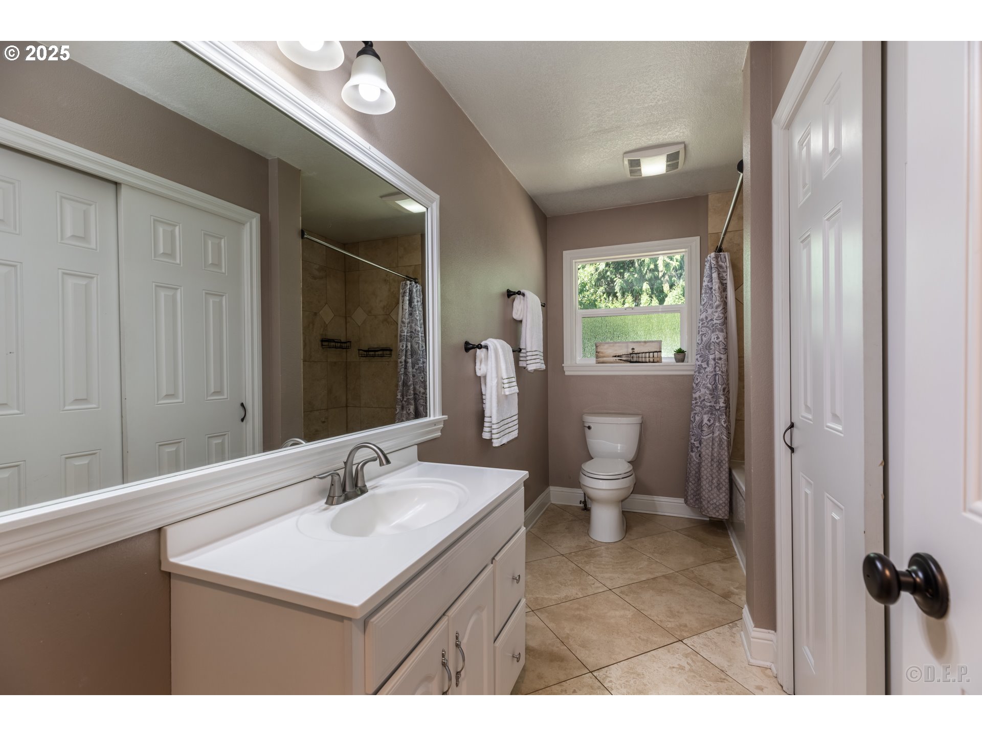 56503 Crest Drive Warren, OR 97053 - Photo 13 of 30 Bathroom