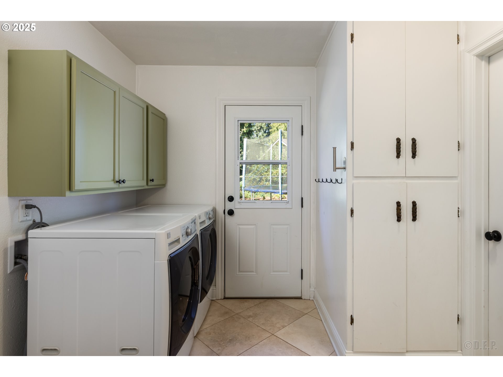 56503 Crest Drive Warren, OR 97053 - Photo 16 of 30 Laundry