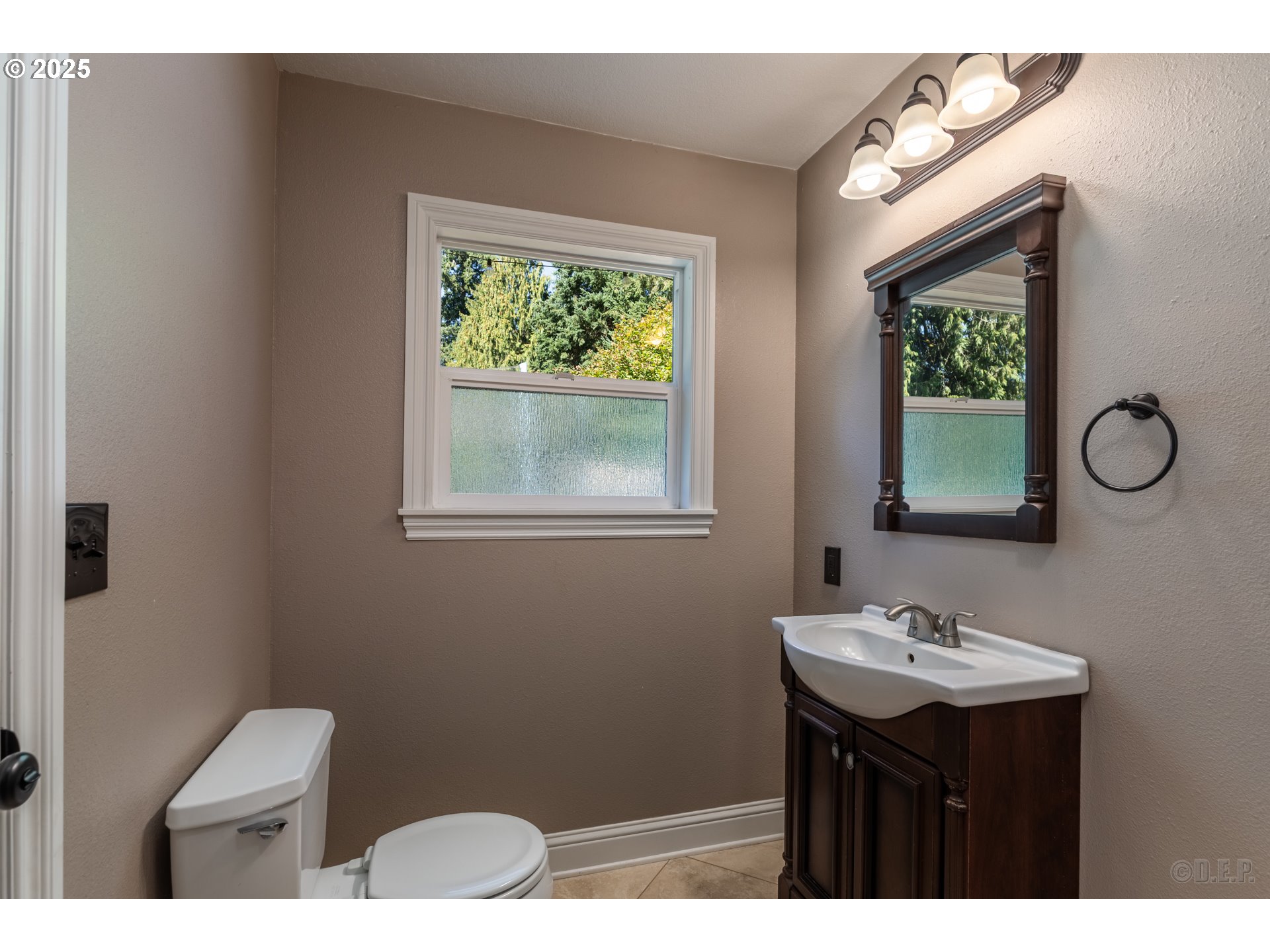 56503 Crest Drive Warren, OR 97053 - Photo 17 of 30 Bathroom