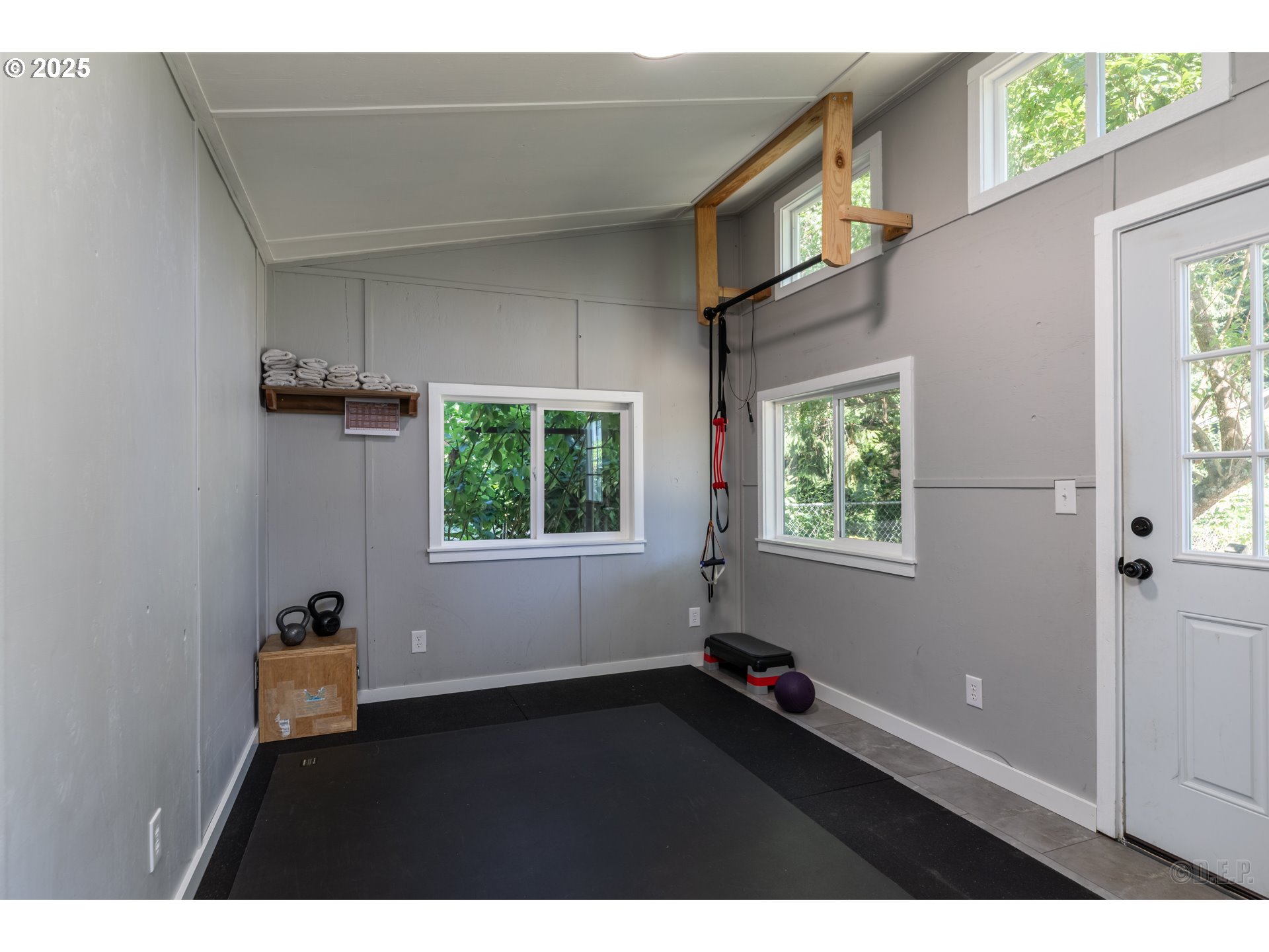 56503 Crest Drive Warren, OR 97053 - Photo 25 of 30 Studio