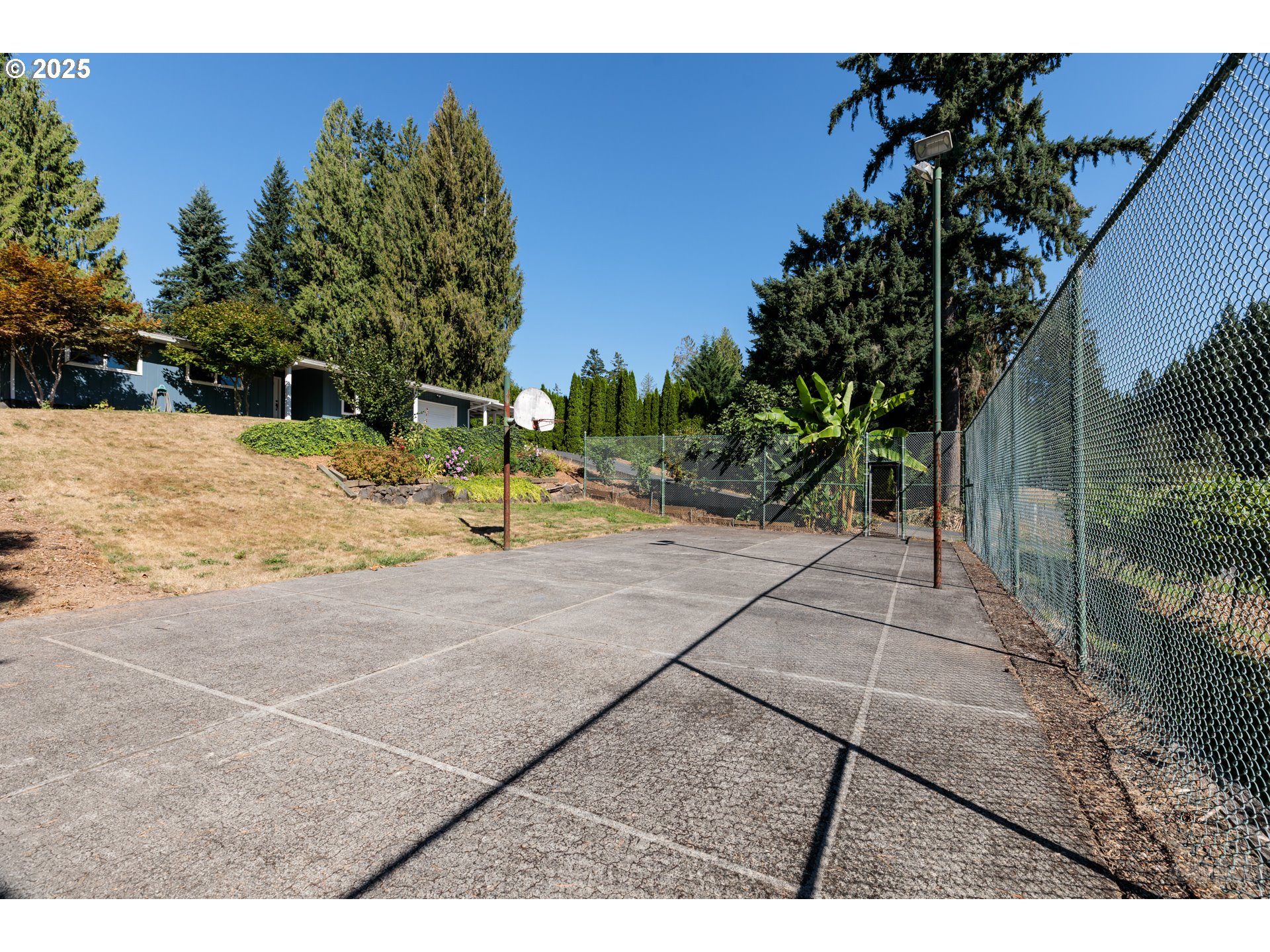 56503 Crest Drive Warren, OR 97053 - Photo 27 of 30 Sport Court