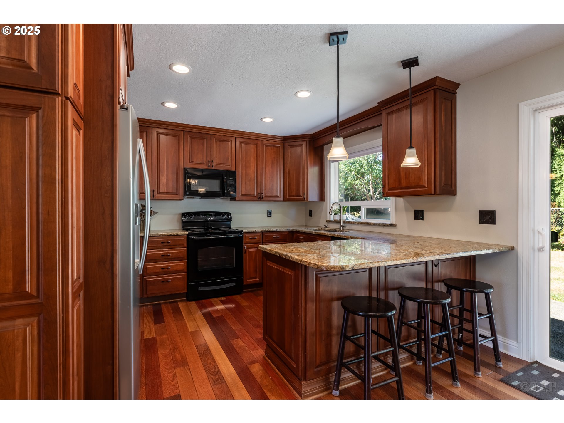 56503 Crest Drive Warren, OR 97053 - Photo 9 of 30 Kitchen