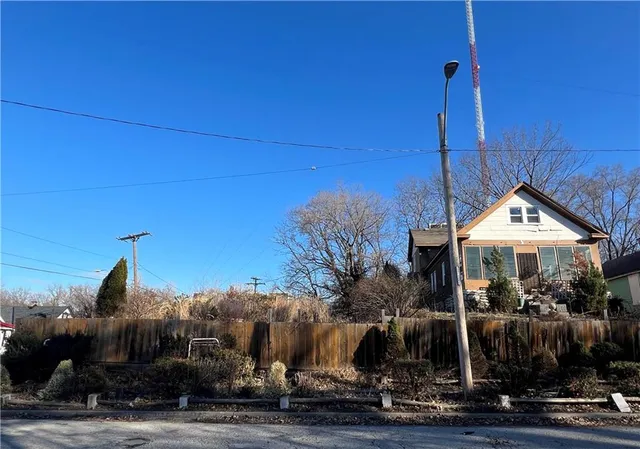 $215,000 | 3007 Jarboe Street, Kansas City, MO 64108