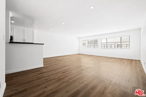 $6,350 | 136 South Palm Drive, Unit 305, Beverly Hills, CA 90212