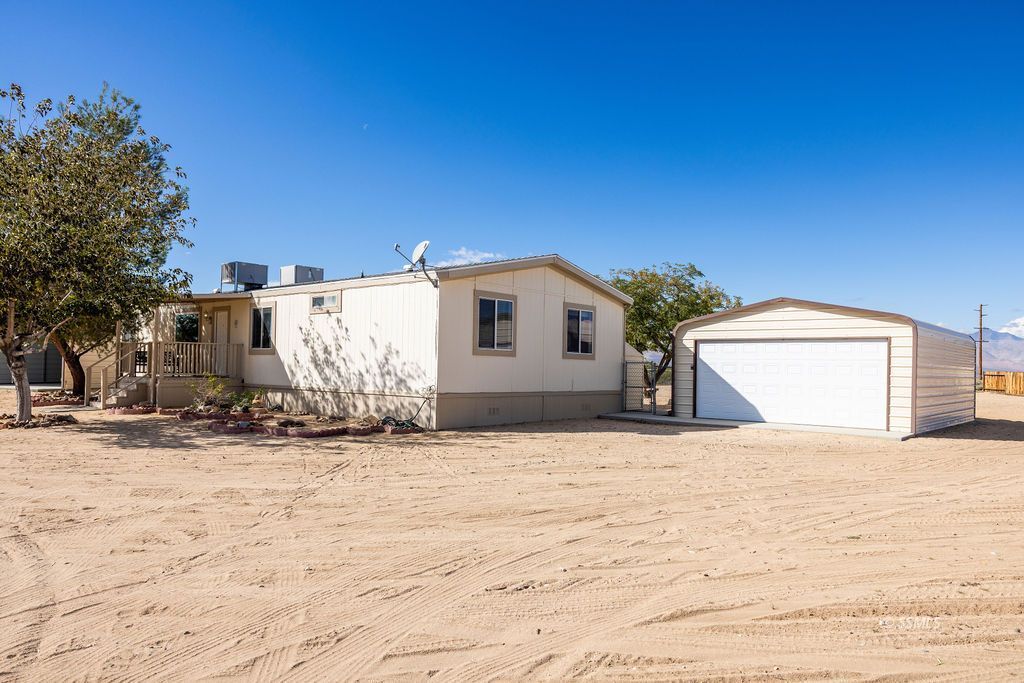 1617 North Everett Street Ridgecrest, CA 93555 - Photo 4 of 43